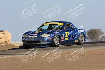 media/Oct-15-2023-CalClub SCCA (Sun) [[64237f672e]]/Group 4/Qualifying/